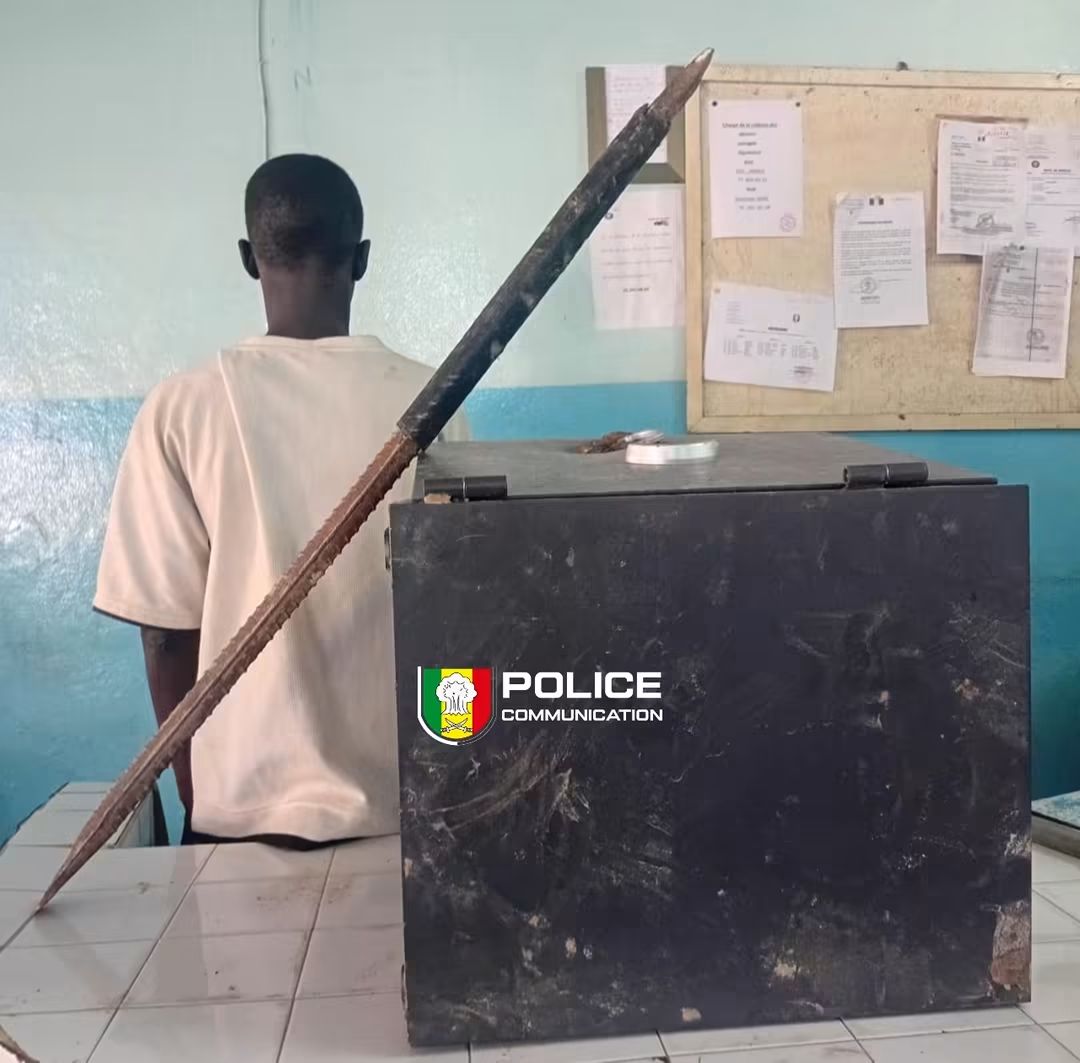 Ziguinchor : Deux individus interpellés pour vol avec effraction 21 Ziguinchor : Deux individus interpellés pour vol avec effraction