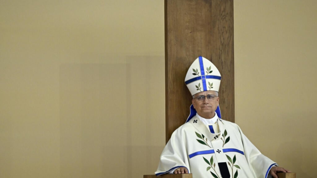Le Pape Léon XIV acclamé par 700 000 fidèles lors d’une messe géante à Paris 16 Le Pape Léon XIV acclamé par 700 000 fidèles lors d’une messe géante à Paris