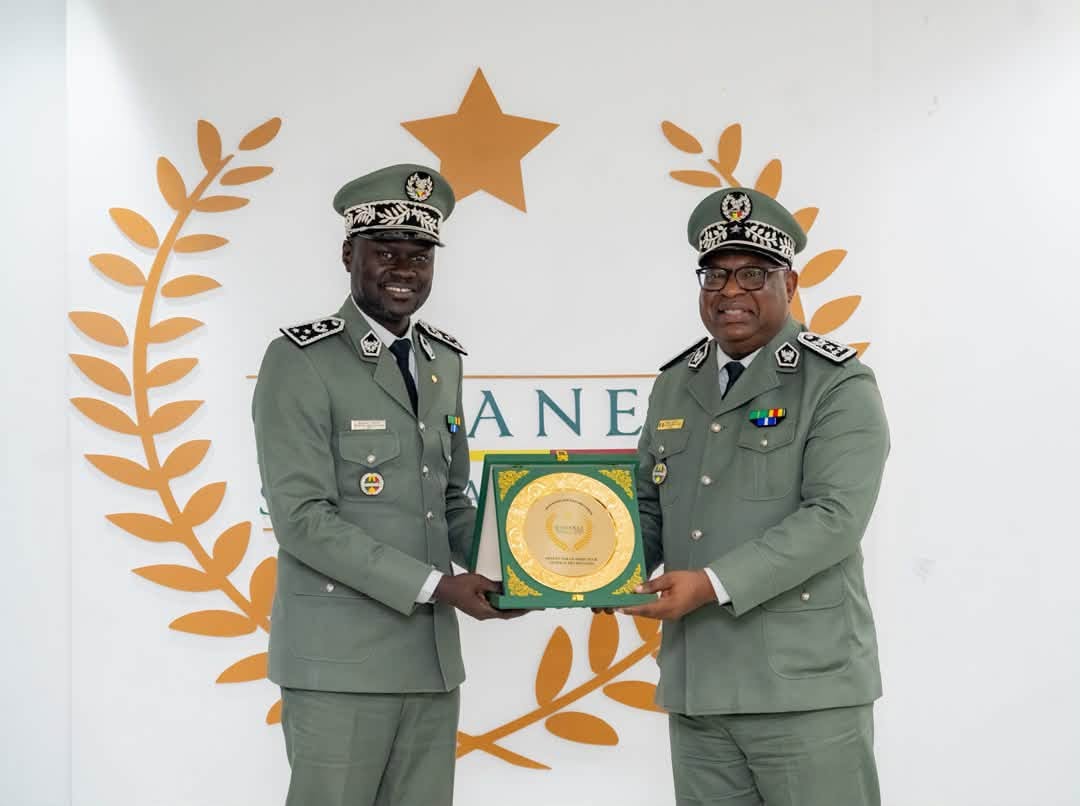 Passation de service aux Douanes : Babacar Mbaye passe le témoin à Malick Mbaye 16 Passation de service aux Douanes : Babacar Mbaye passe le témoin à Malick Mbaye