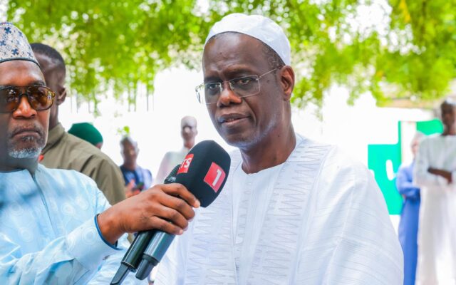 Décès de Cheikh Hamidou Kane : le Premier ministre présent à la levée du corps 23 Décès de Cheikh Hamidou Kane : le Premier ministre présent à la levée du corps