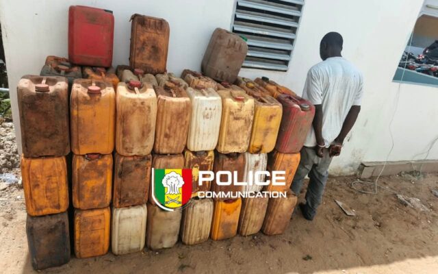 Fatick : un chauffeur de taxi clandestin arrêté pour trafic illicite de gasoil 13 Fatick : un chauffeur de taxi clandestin arrêté pour trafic illicite de gasoil