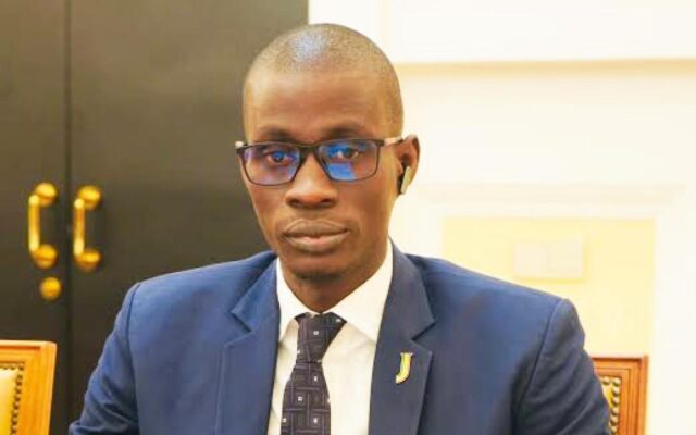 Khadim Bamba Fall défend les commissions d’enquête parlementaires et salue le rôle de l’Assemblée 27 Khadim Bamba Fall défend les commissions d’enquête parlementaires et salue le rôle de l’Assemblée